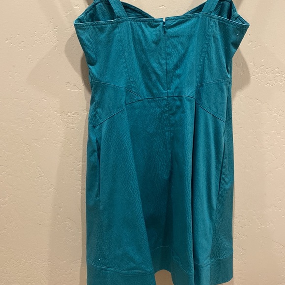 Dress - Picture 5 of 6